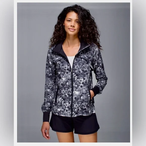 Lululemon Bring Back The Track Jacket Flowabunga Black Angel Wing W4D99S floral - Picture 2 of 15